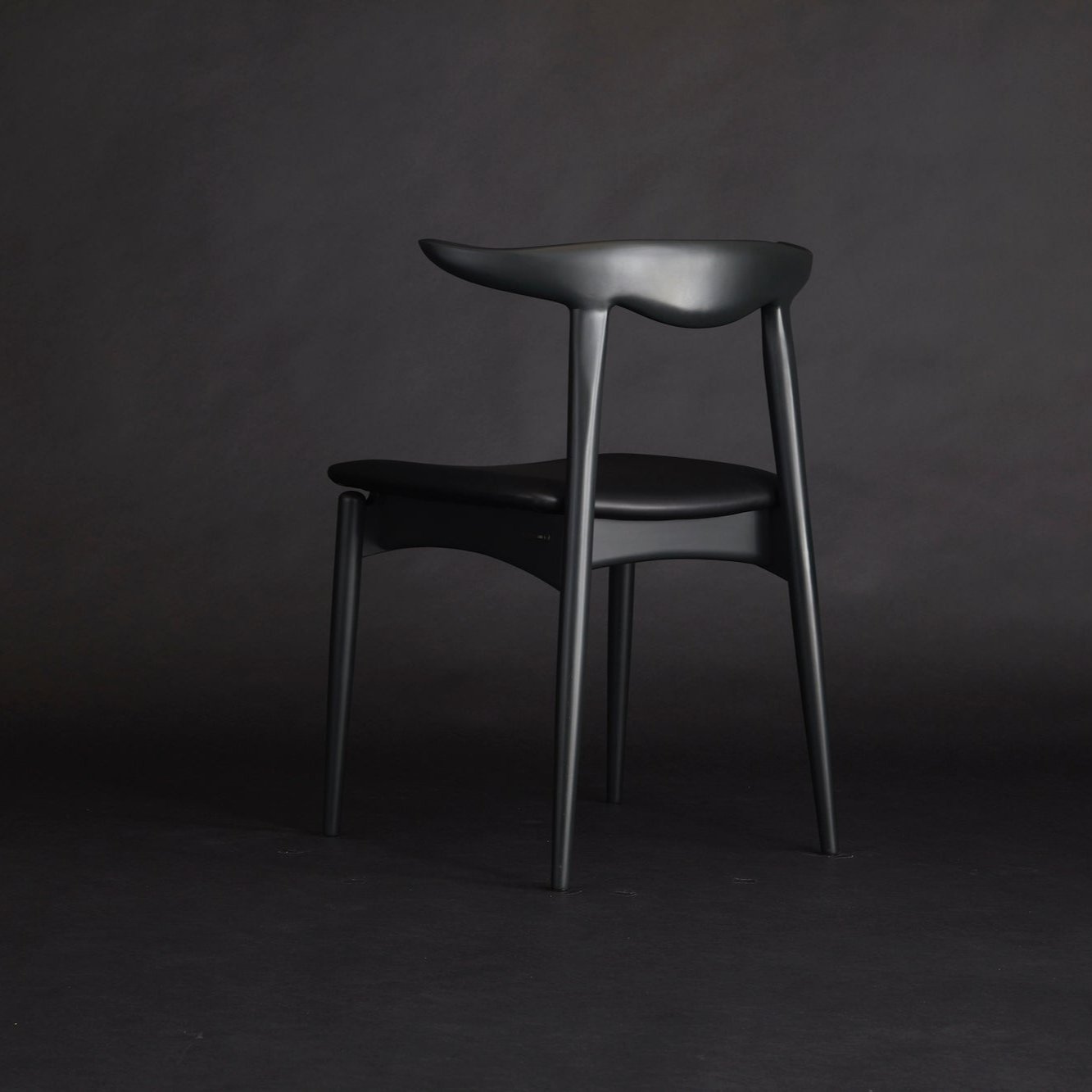 美品 AREA エリア chair A-5 ブルホーンチェア ダイニングチェア chair A-5｜椅子｜オーダー家具と空間デザインのインテリアショップ